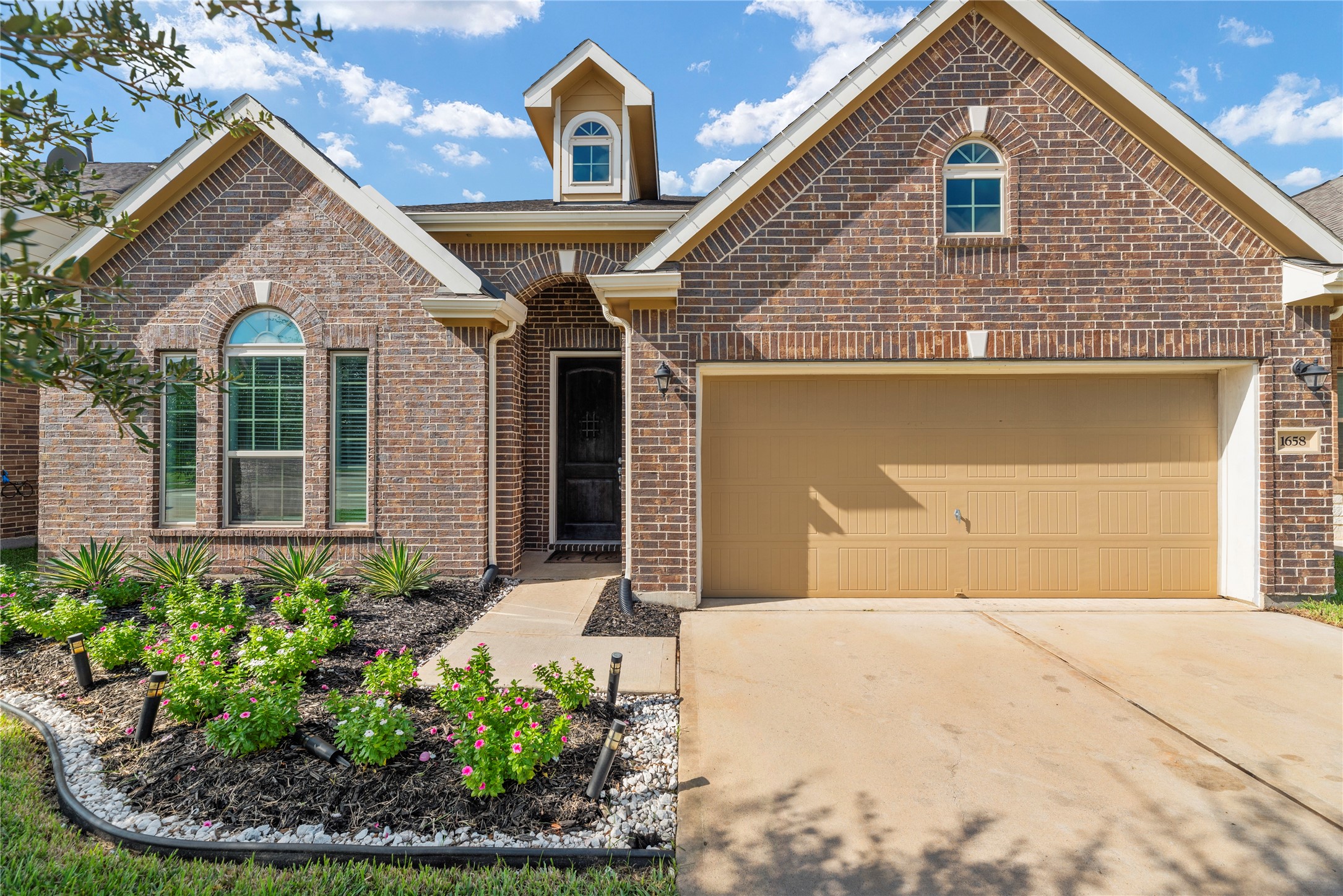 1658 Maggie Trail Drive Alvin TX 77511