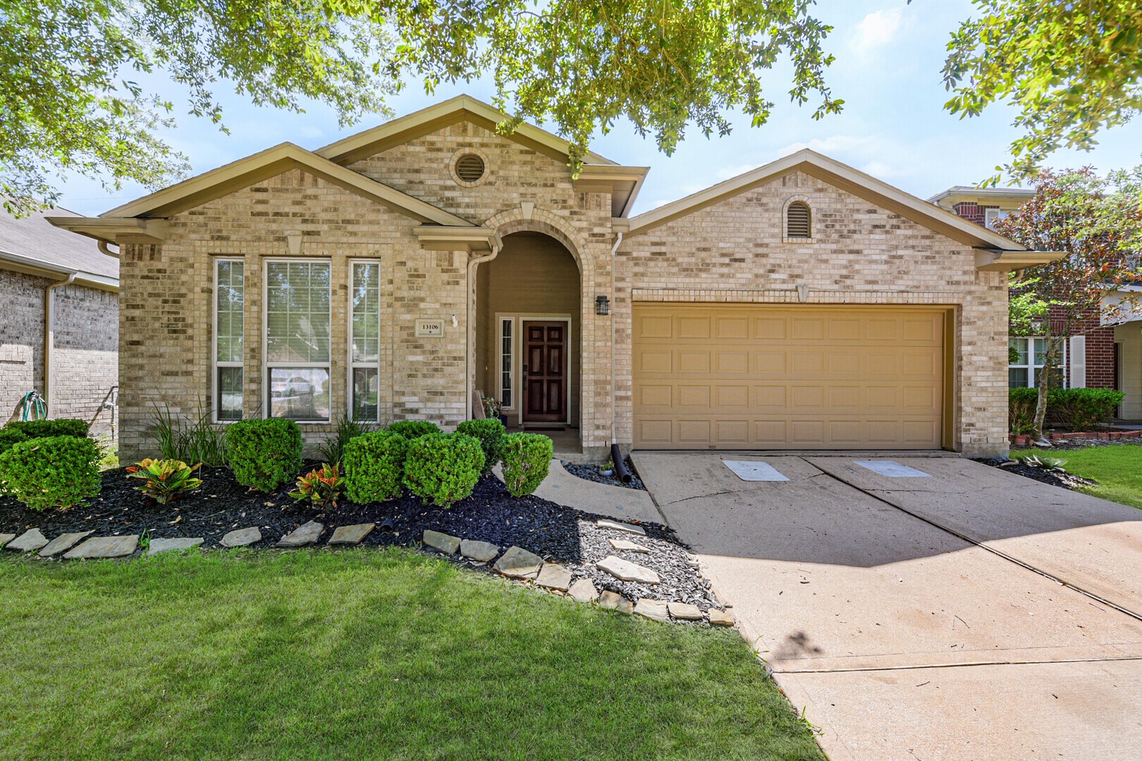 13106 Shallow Falls Lane Pearland TX 77584