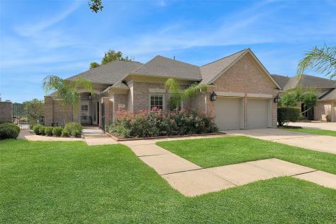 2437 Thorndon Park Court League City TX 77573