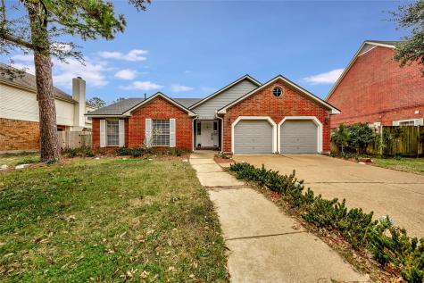 2305 S Mission Circle Friendswood TX 77546