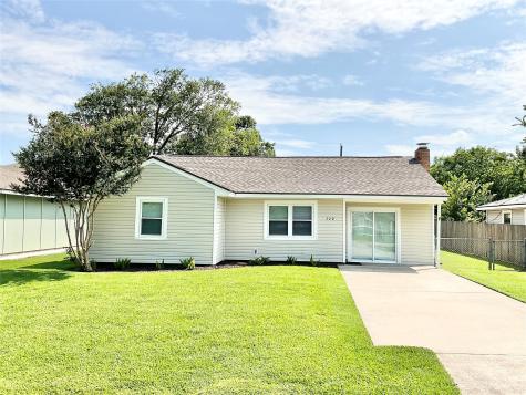 720 S Holmes Street La Porte TX 77571