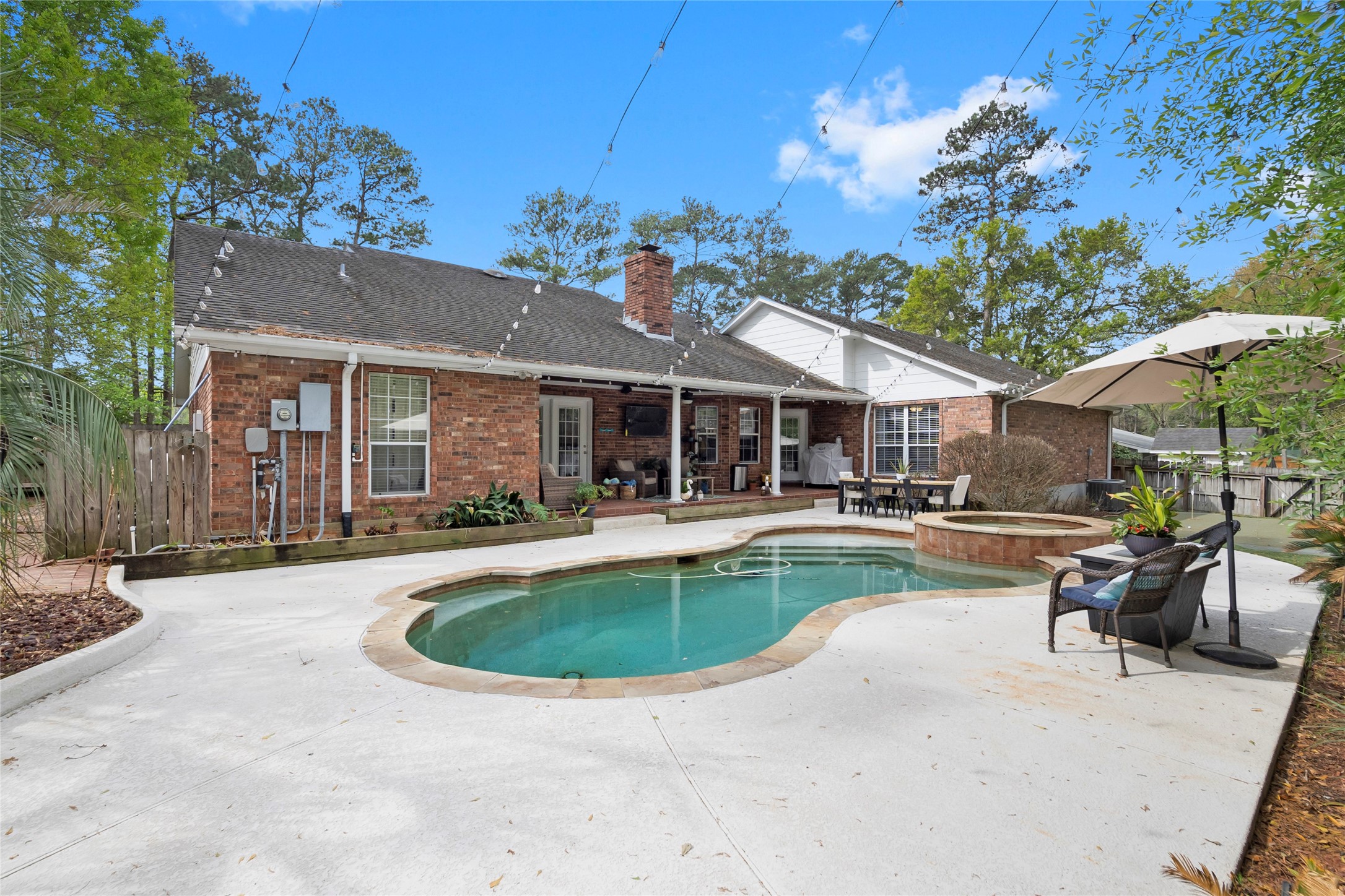 1002 W Jones Street Livingston TX 77351