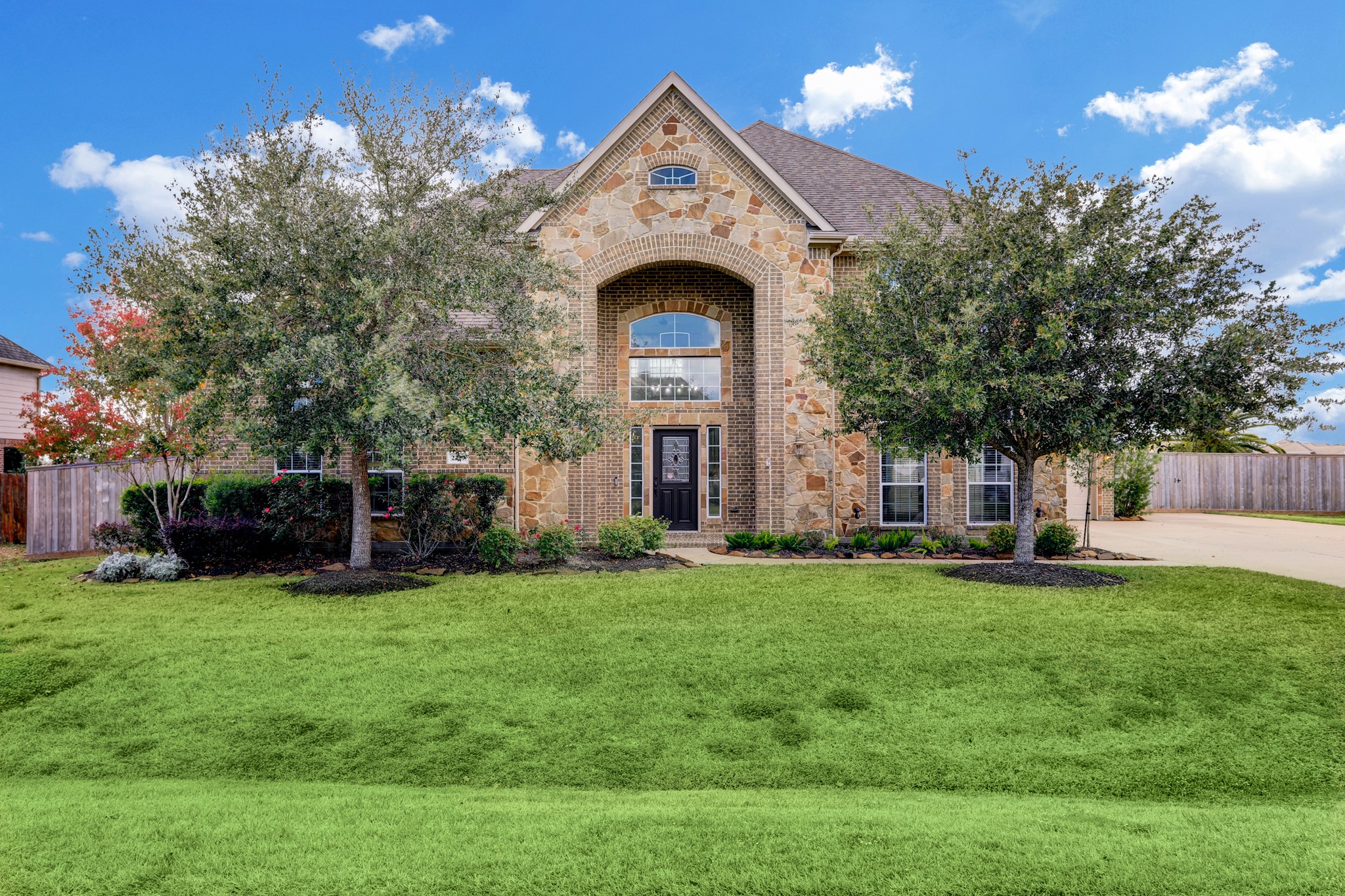 2229 Lakeway Drive Friendswood TX 77546