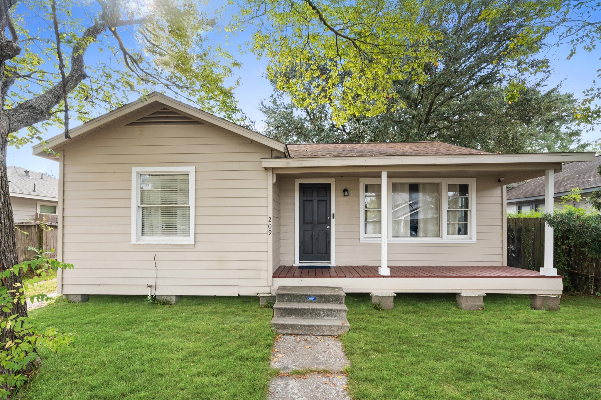 209 Graham Street Baytown TX 77520