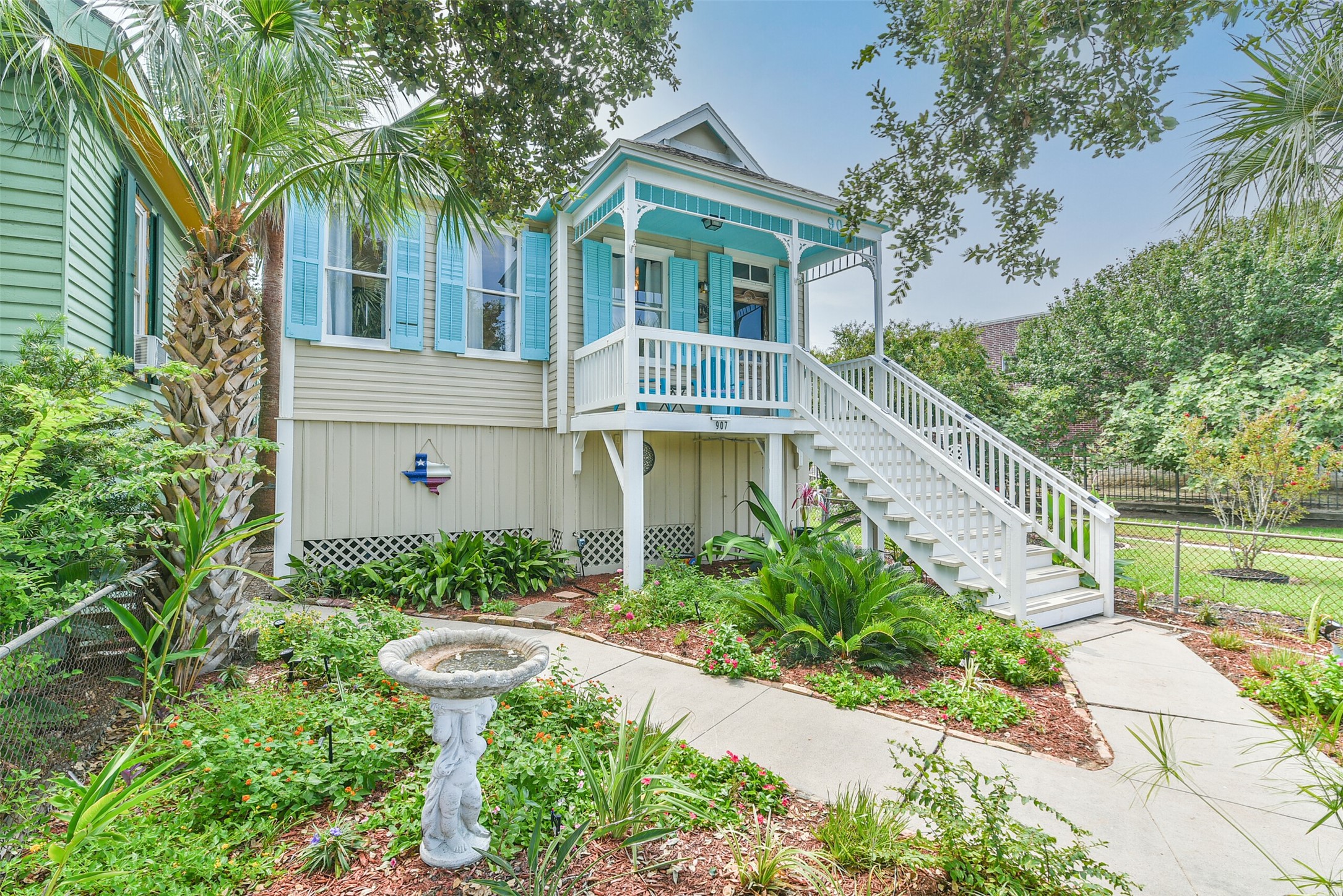 907 Broadway Street Galveston TX 77550