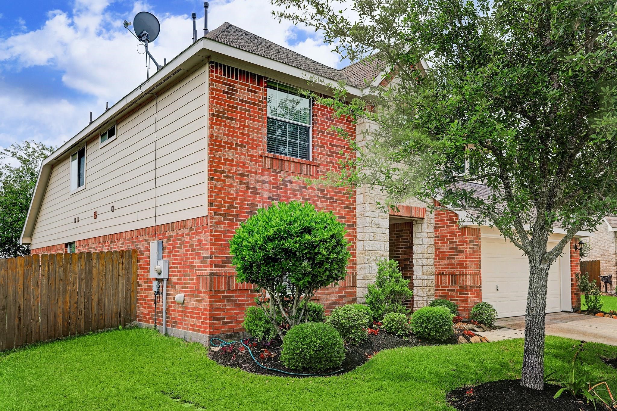 2008 Water Oak Drive Pearland TX 77581