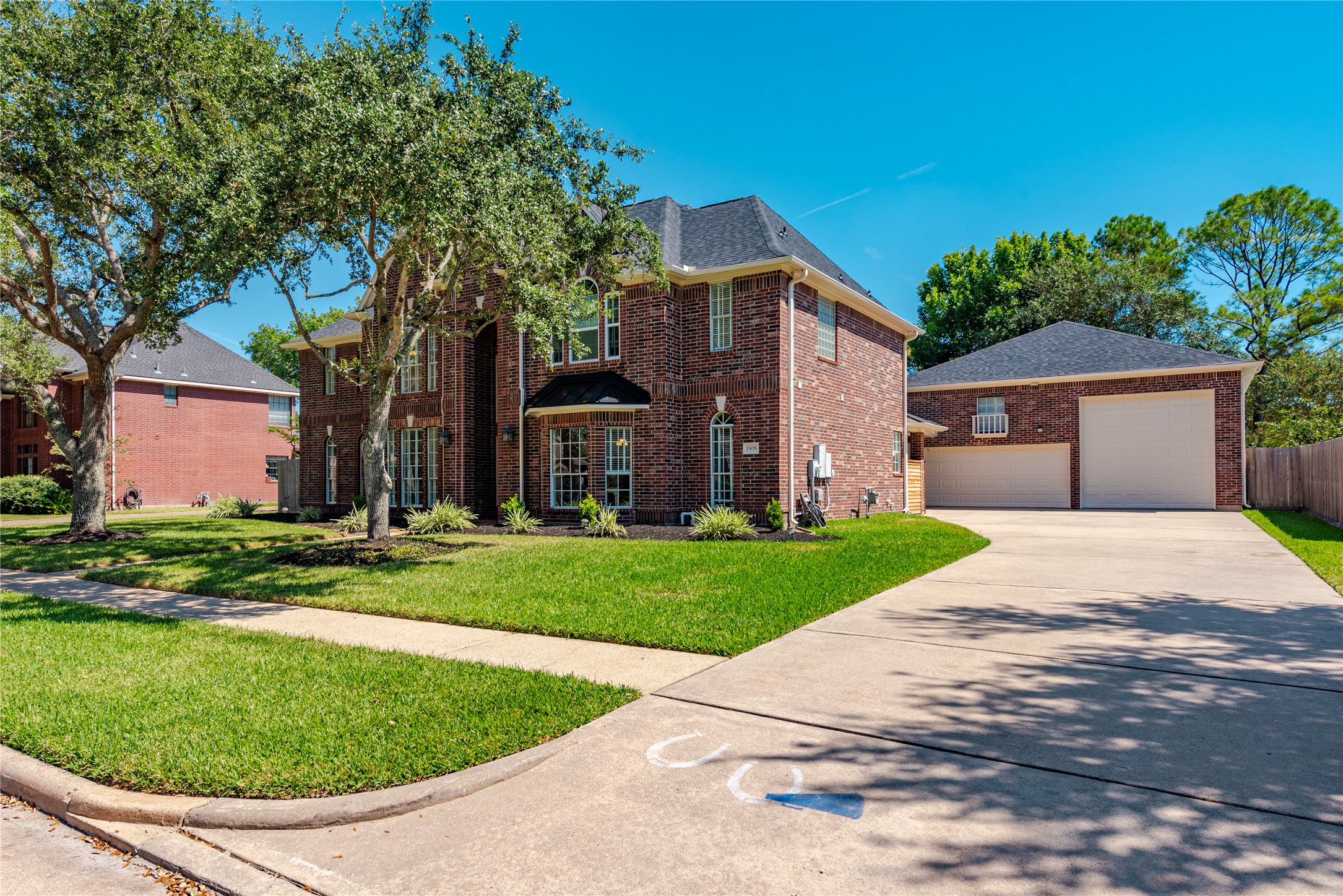 1305 Edgewater Drive Friendswood TX 77546