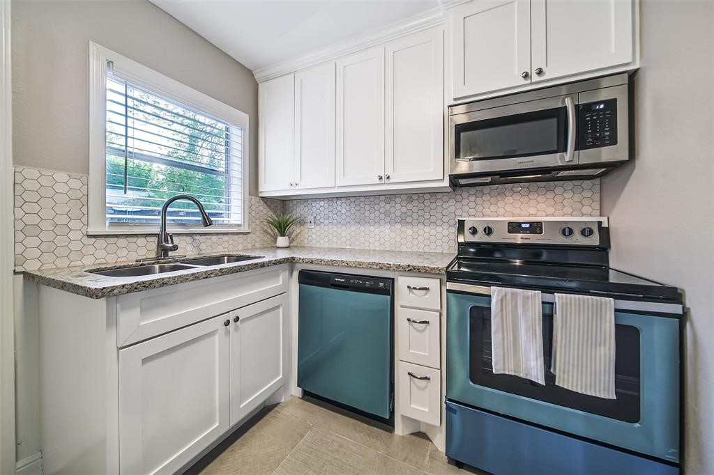 220 Briarwood Drive Baytown TX 77520