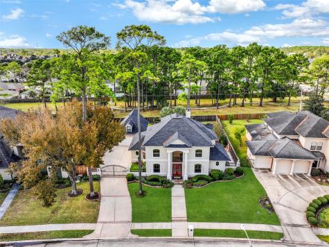 610 Royal Oaks Drive Friendswood TX 77546