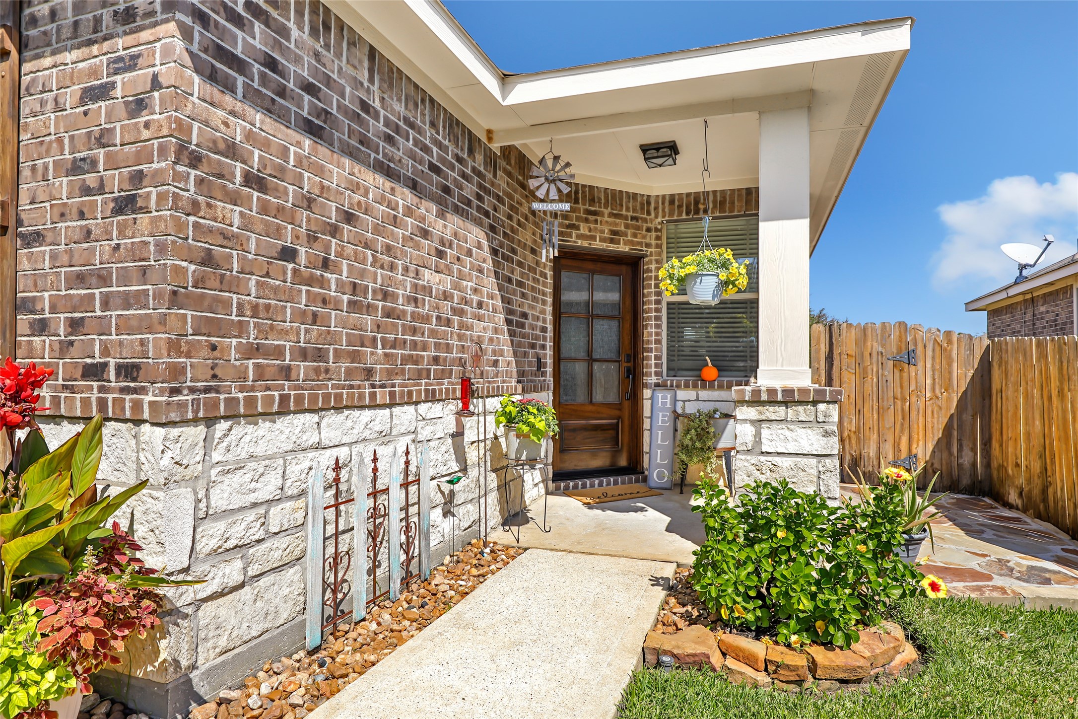 309 Country Crossing Circle Magnolia TX 77354
