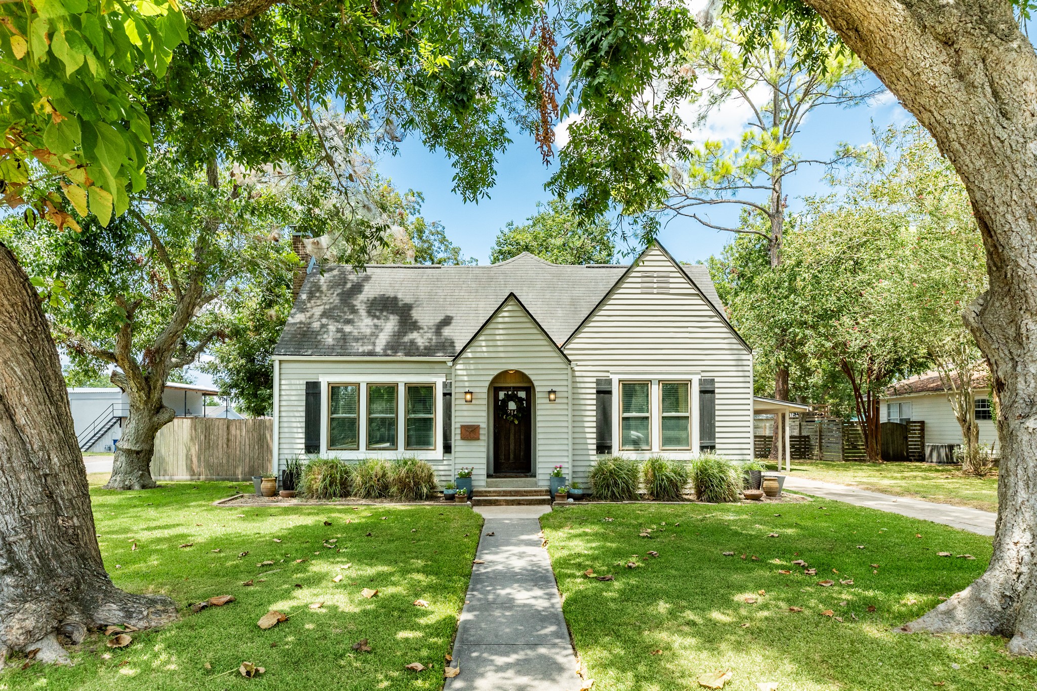 214 S 16th Street West Columbia TX 77486