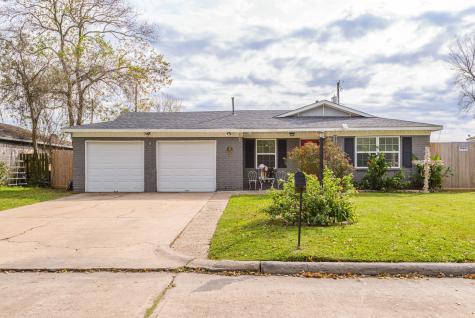 409 Debbie Lane Alvin TX 77511