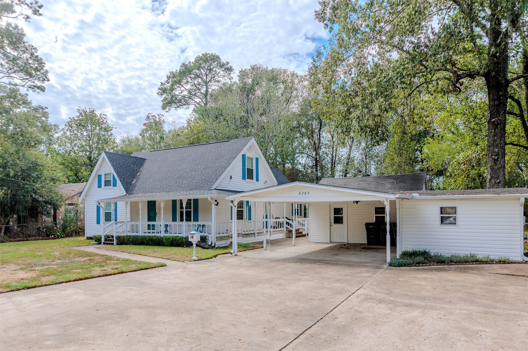 2285 W Lucas Drive Beaumont TX 77706