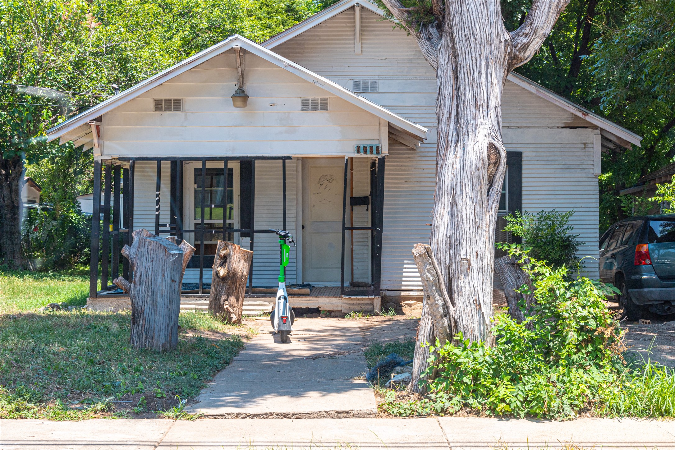 1323 Claude Street Dallas TX 75203