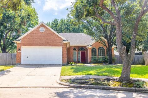 119 Lindencrest Court Sugar Land TX 77479