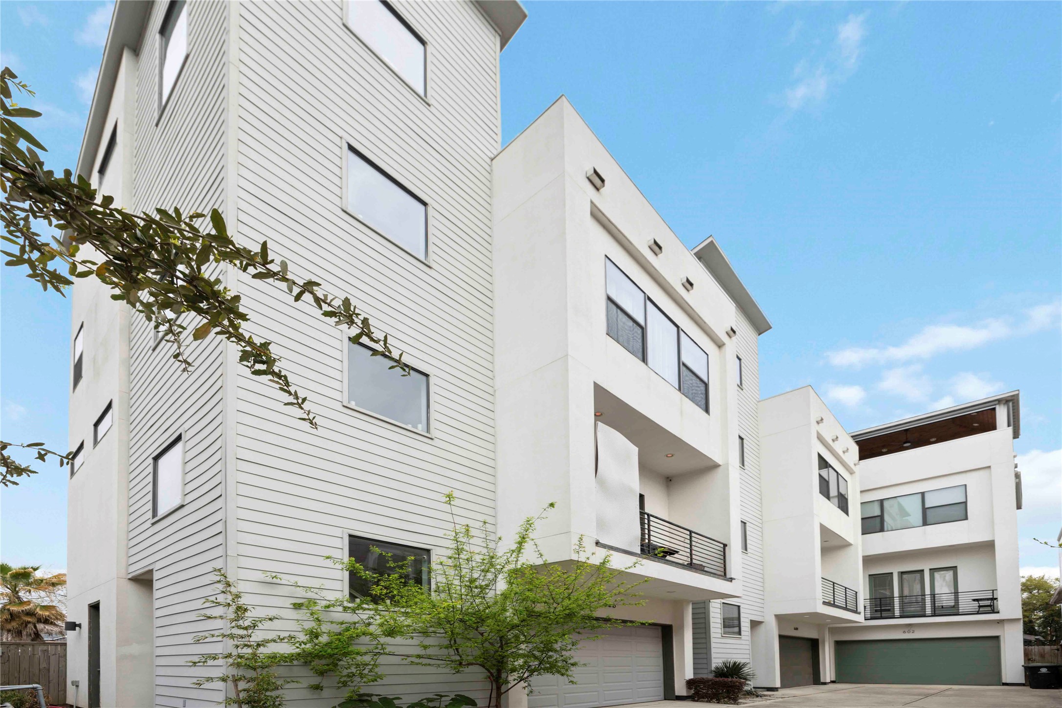 604 Pacific Street Houston TX 77006
