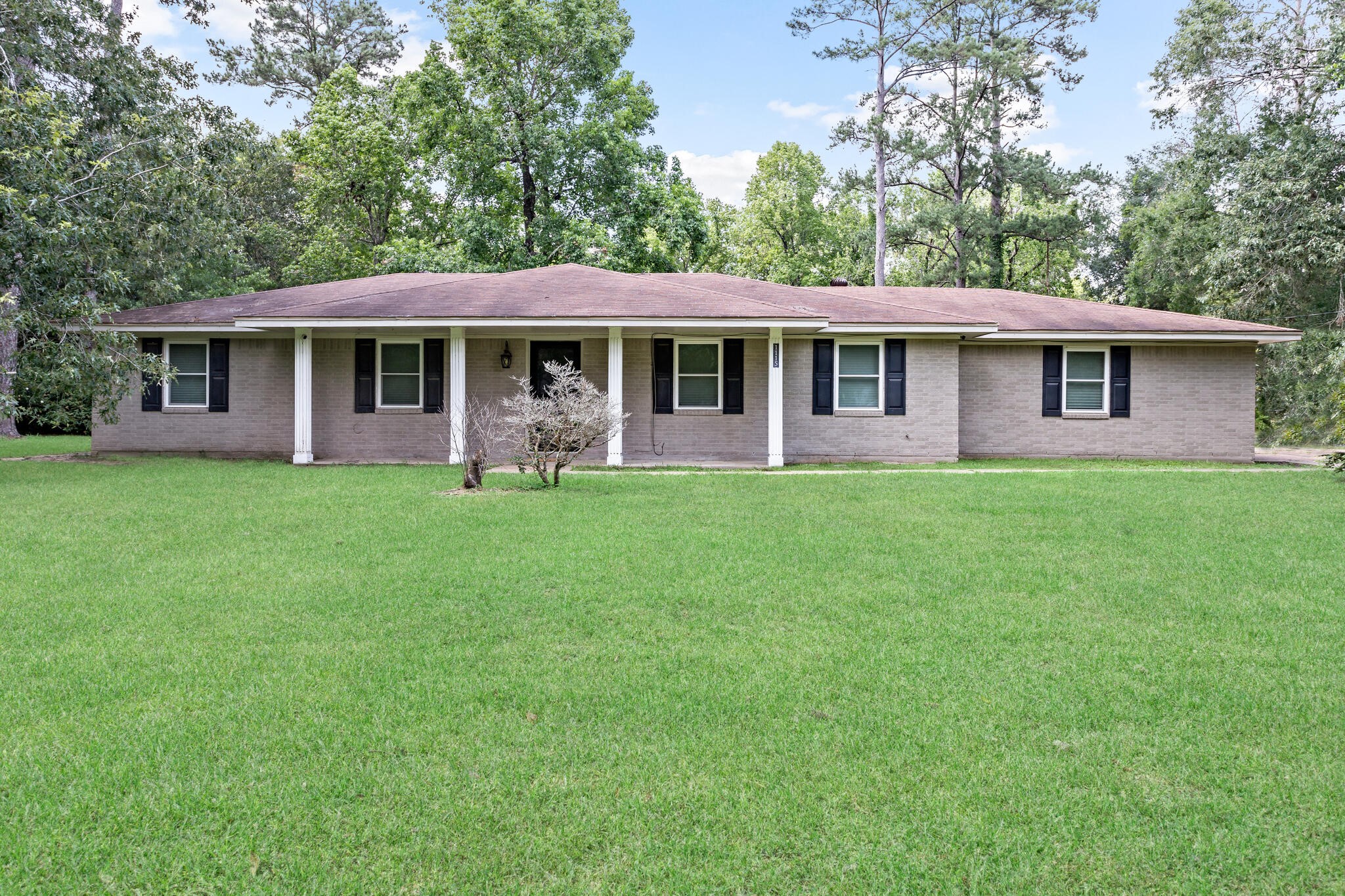 1115 Old Beaumont Road Sour Lake TX 77659