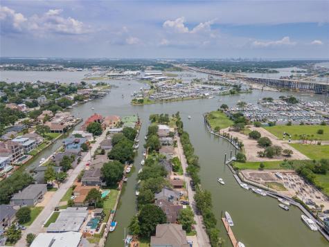53 Lazy Lane Kemah TX 77565