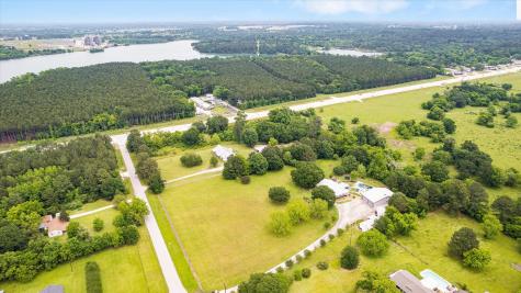12488 Anderson Road Willis TX 77318