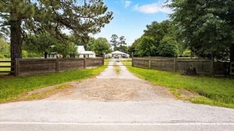 12488 Anderson Road Willis TX 77318