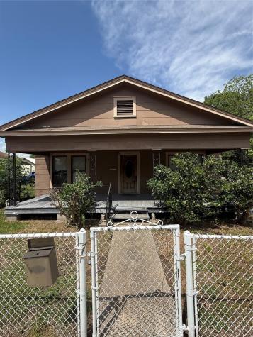 222 E Adoue Street Baytown TX 77520