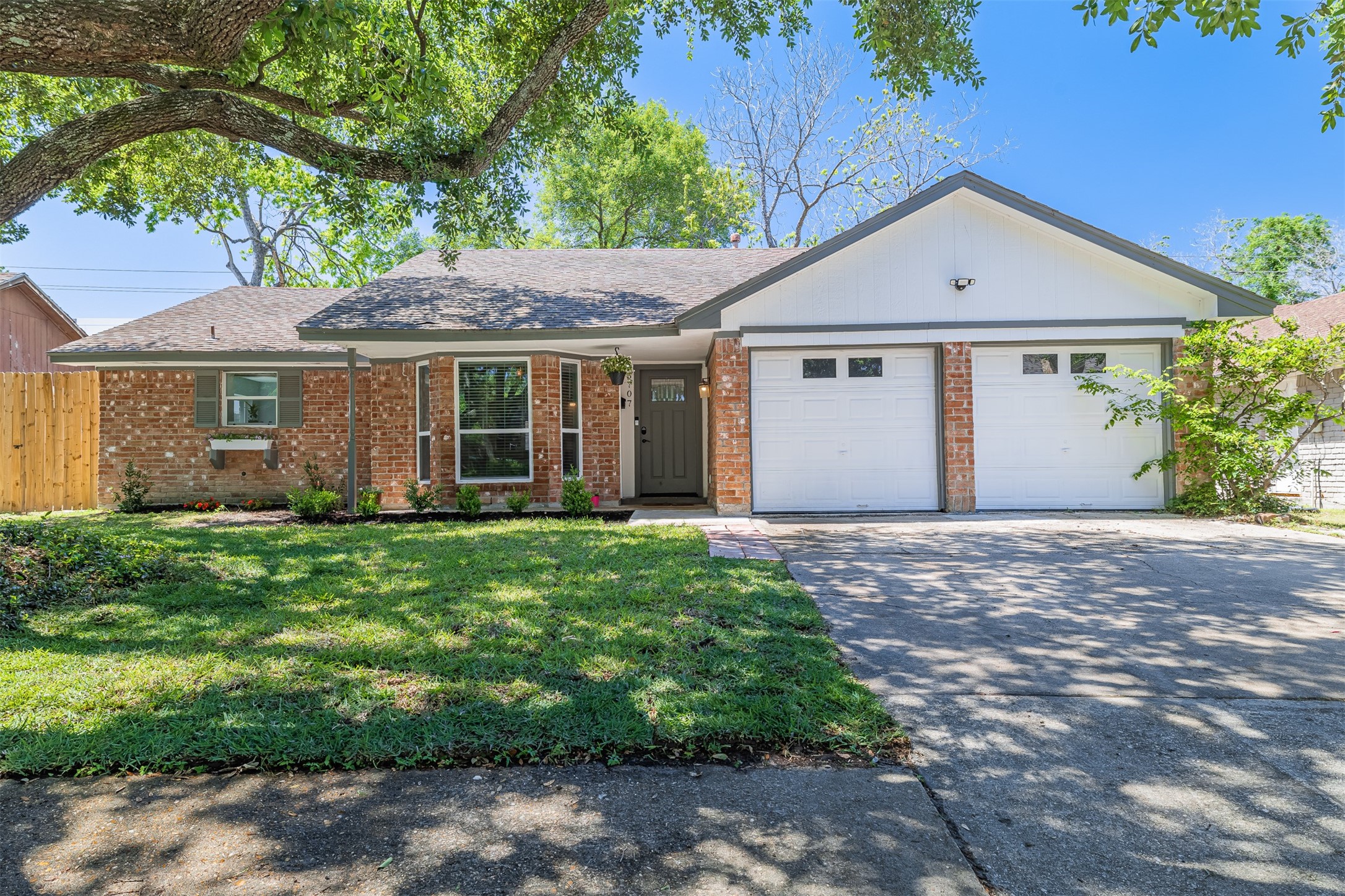 5707 Knobby Knoll Drive Houston TX 77092