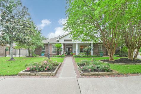 11 Marys Creek Lane Friendswood TX 77546