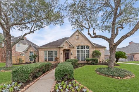7439 Guinevere Drive Sugar Land TX 77479