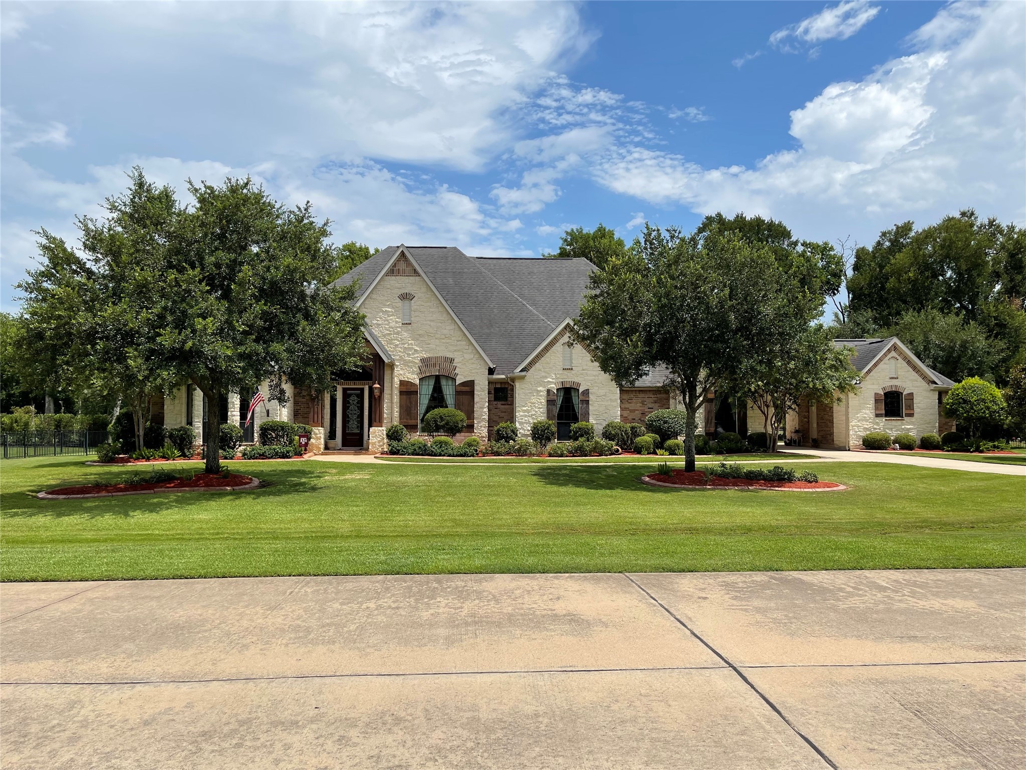 2715 W Trail Court Richmond TX 77406
