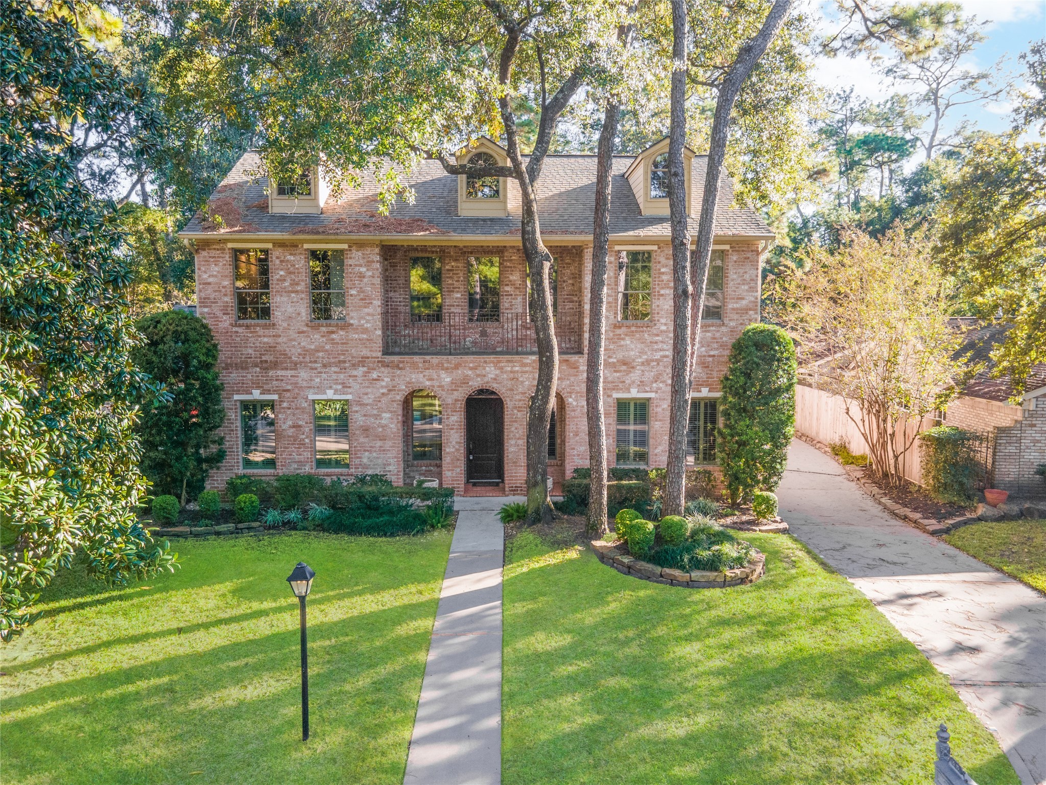 5215 Three Oaks Circle Houston TX 77069