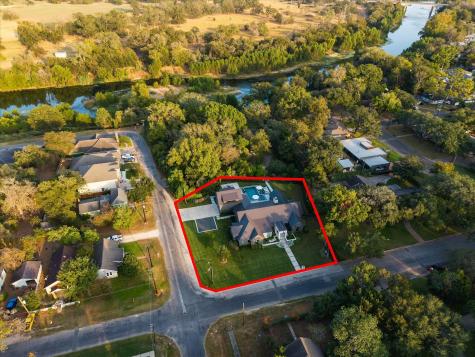 1525 Travis Street Columbus TX 78934