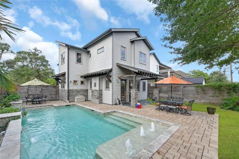 1737 Du Barry Lane Houston TX 77018