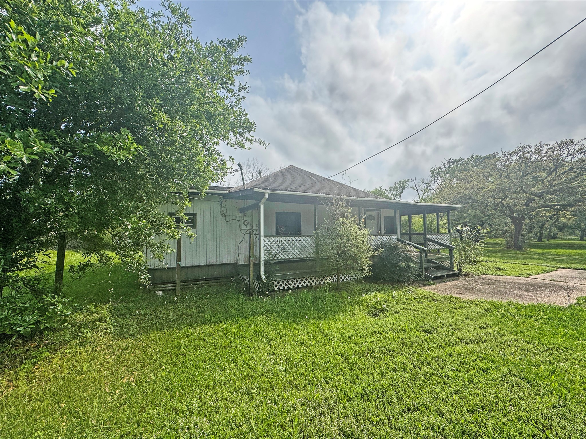 201 Luciana Street Clute TX 77531