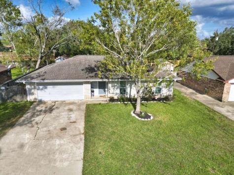 310 S Yaupon Street Lake Jackson TX 77566