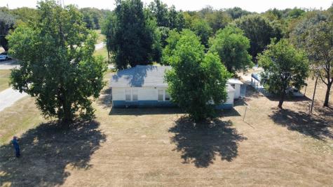 805 Caldwell Street Lexington TX 78947