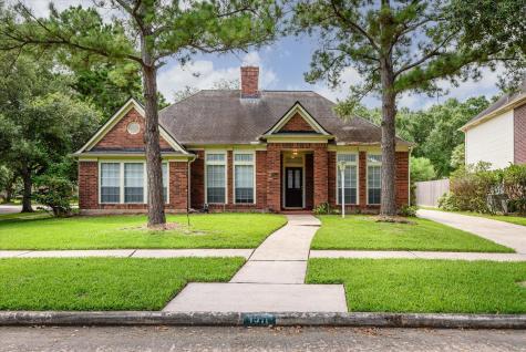 1911 Hidden Cove Court League City TX 77573