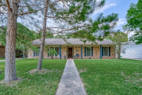 5730 Hummingbird Street Houston TX 77096