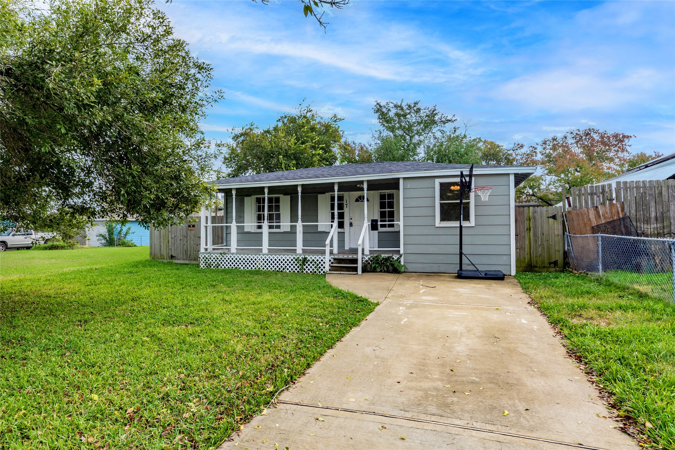 17 17th Avenue N Texas City TX 77590
