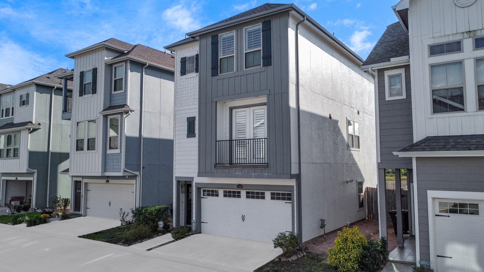 11916 Oakmont Valley Trace Houston TX 77051