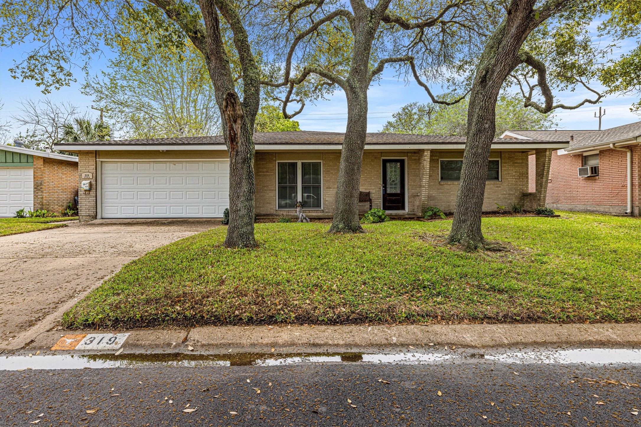 319 Tuna Street Galveston TX 77550