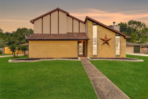 1807 Talon Drive Friendswood TX 77546