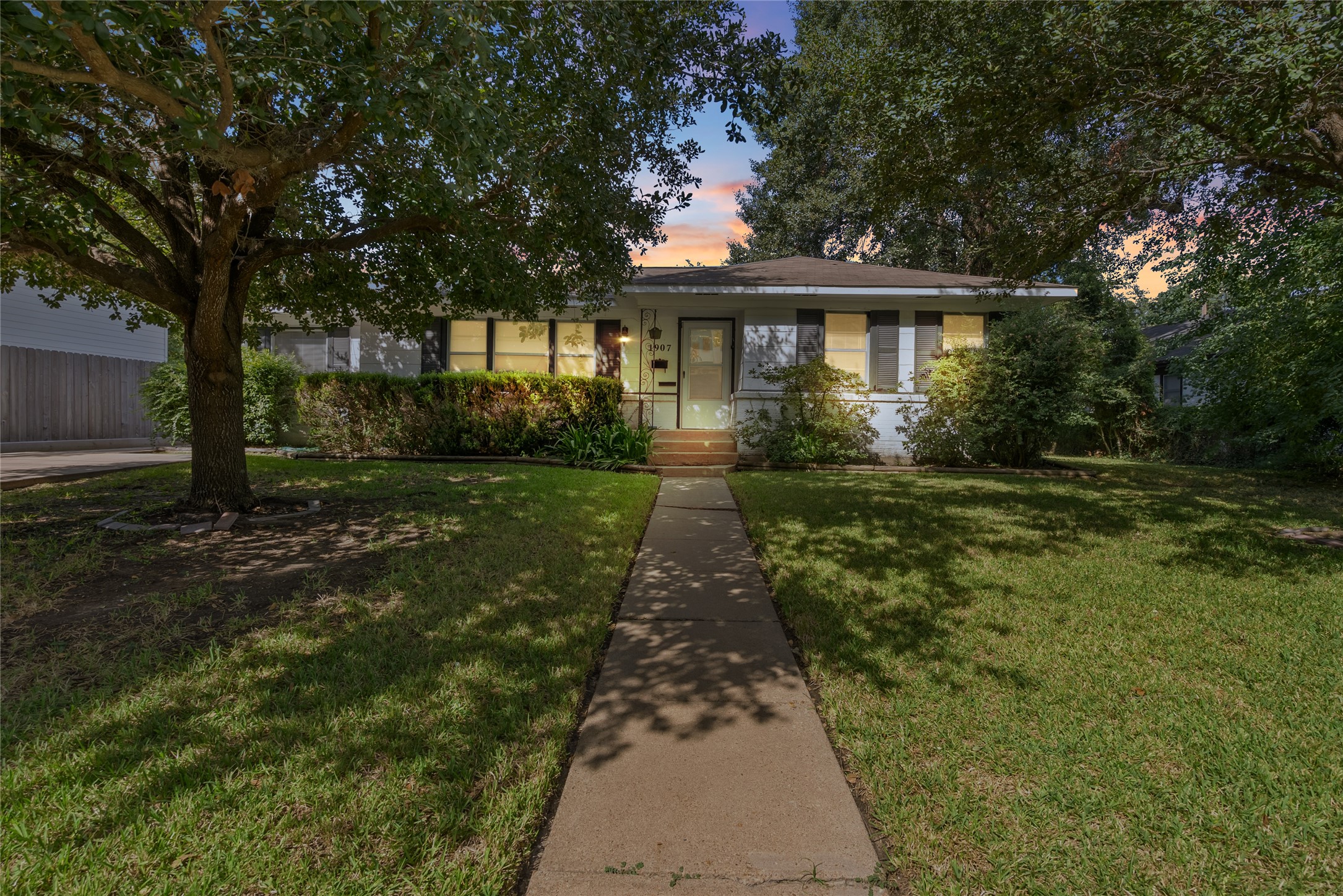 1907 Wyndale Street Houston TX 77030