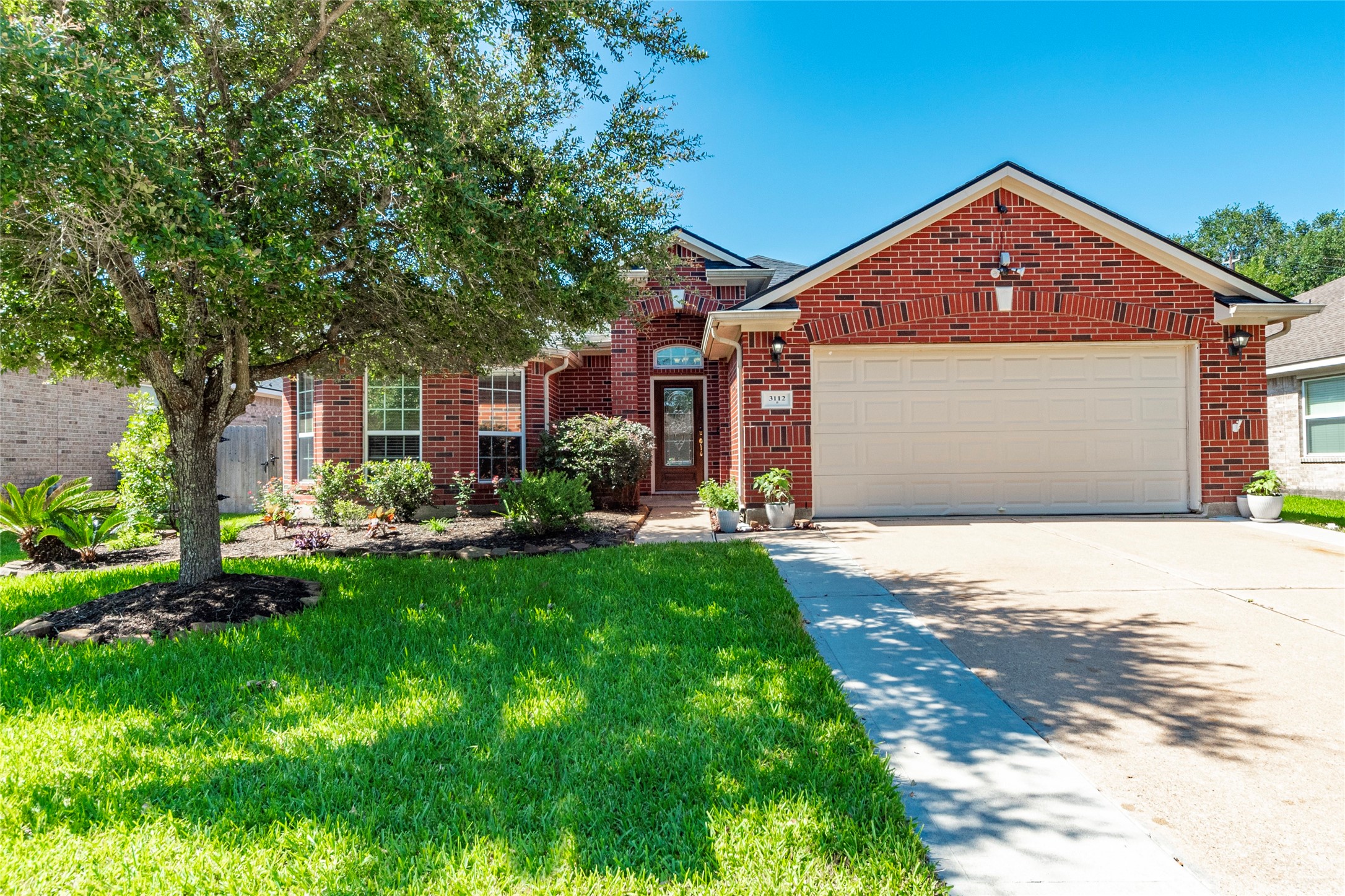 3112 Creek Bank Lane Pearland TX 77581