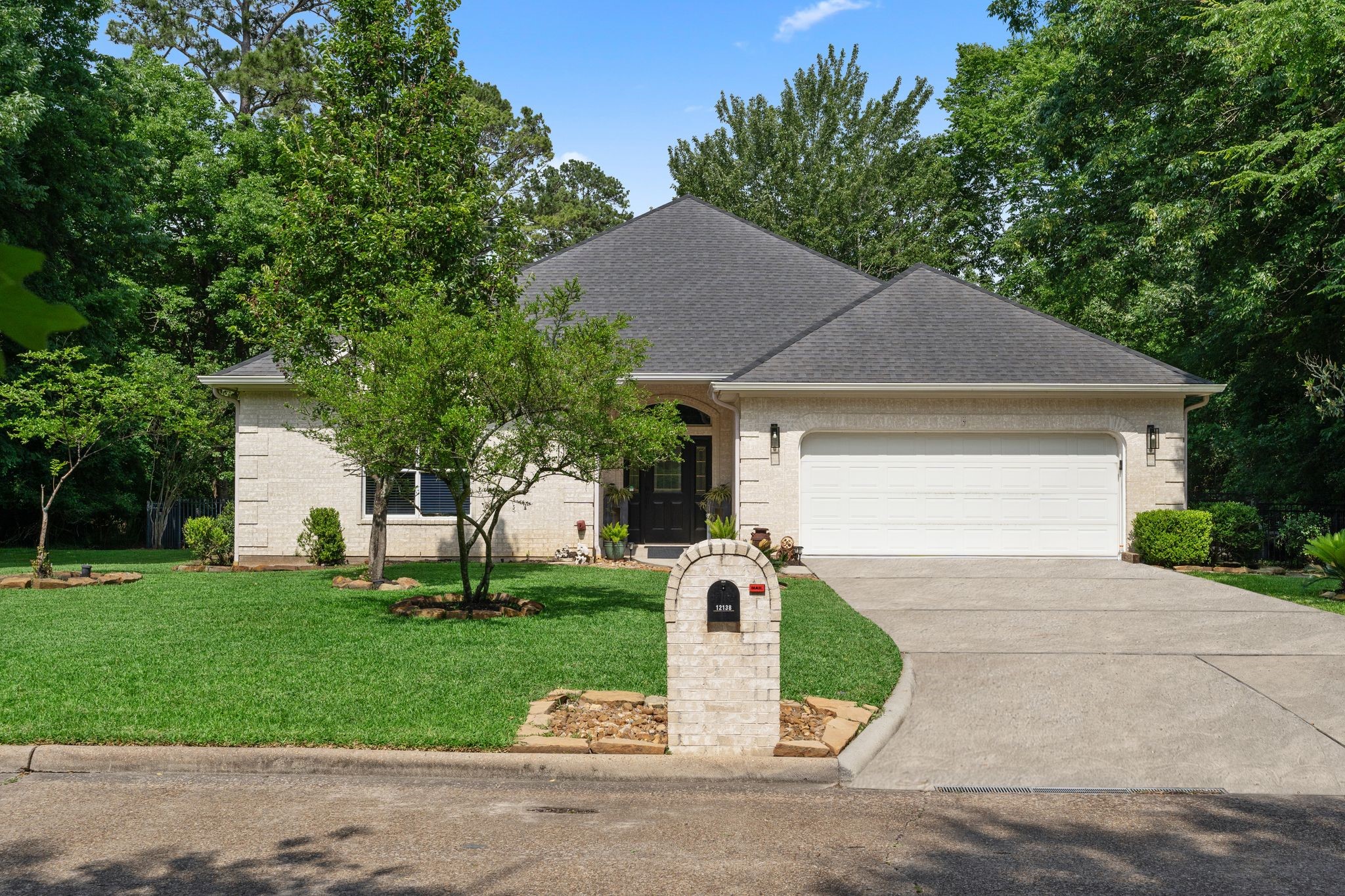 12138 Hawthorne Drive Montgomery TX 77356