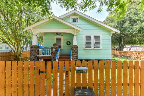4725 Avenue P 1/2 Galveston TX 77551