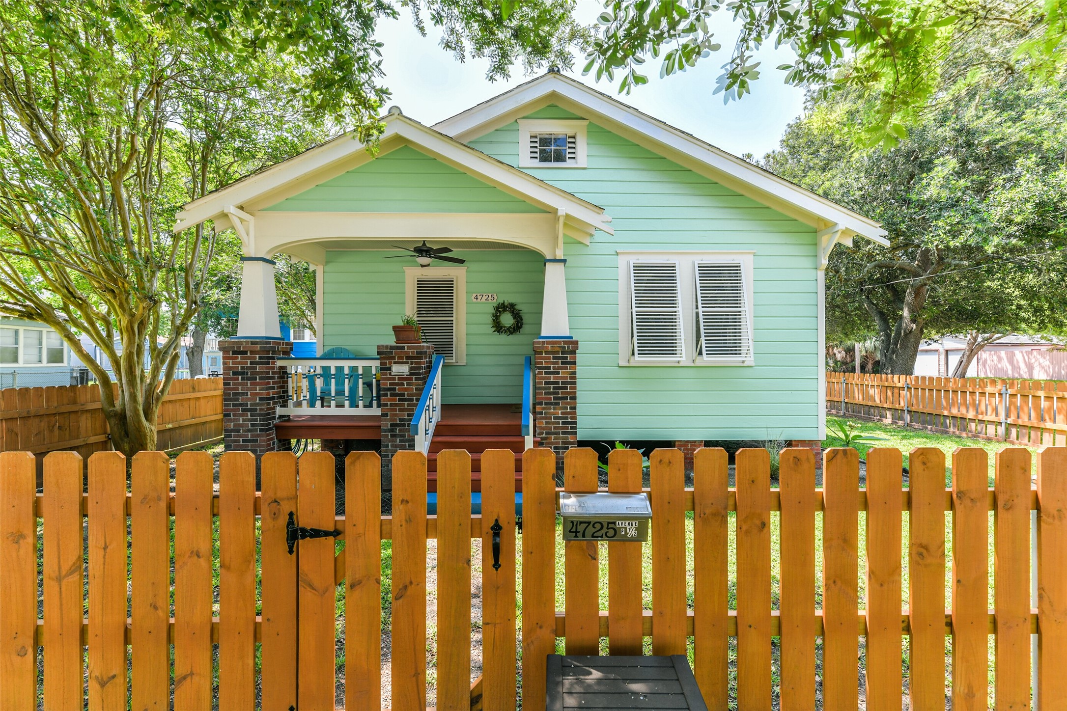 4725 Avenue P 1/2 Galveston TX 77551
