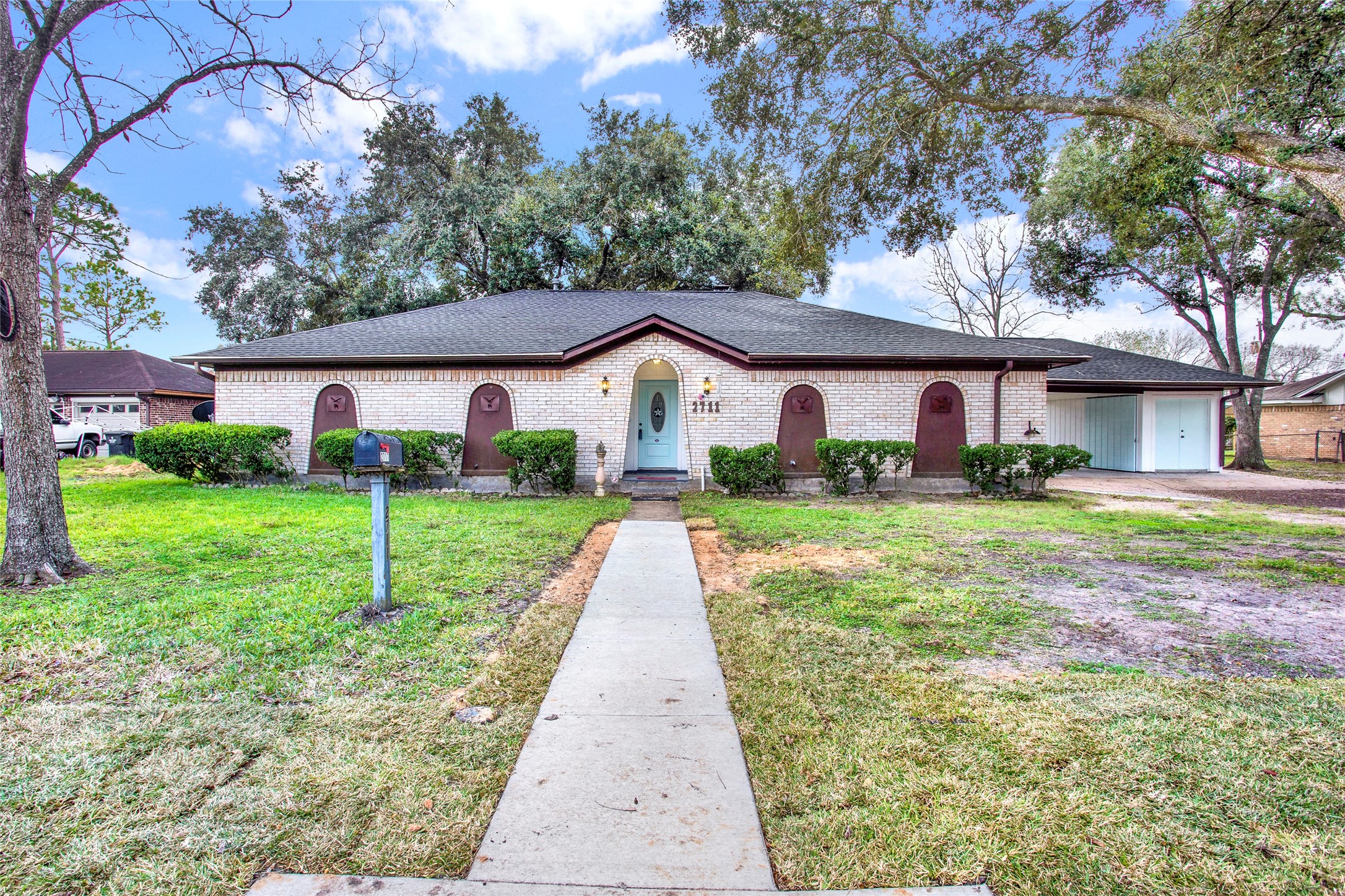 2711 Westfield Street Alvin TX 77511