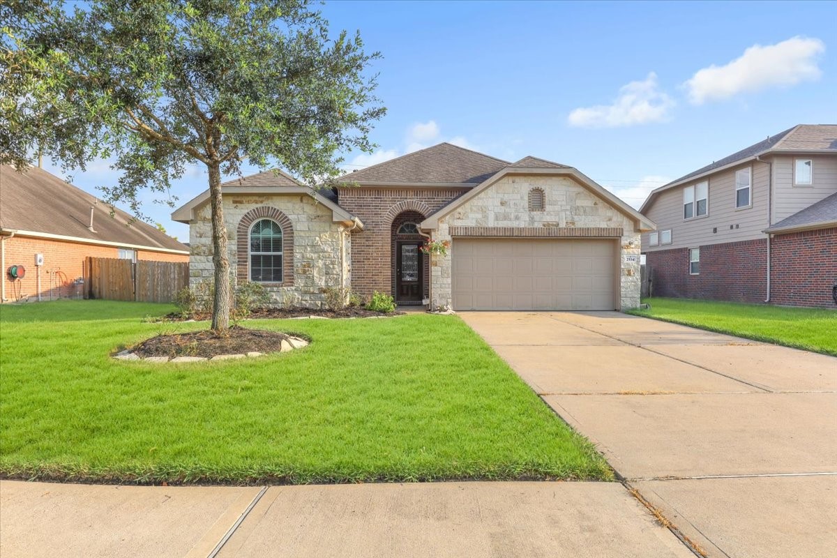 2534 Tiger Eye Drive Rosharon TX 77583