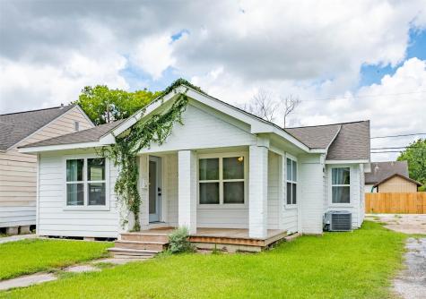 7717 Adrian Street Houston TX 77012