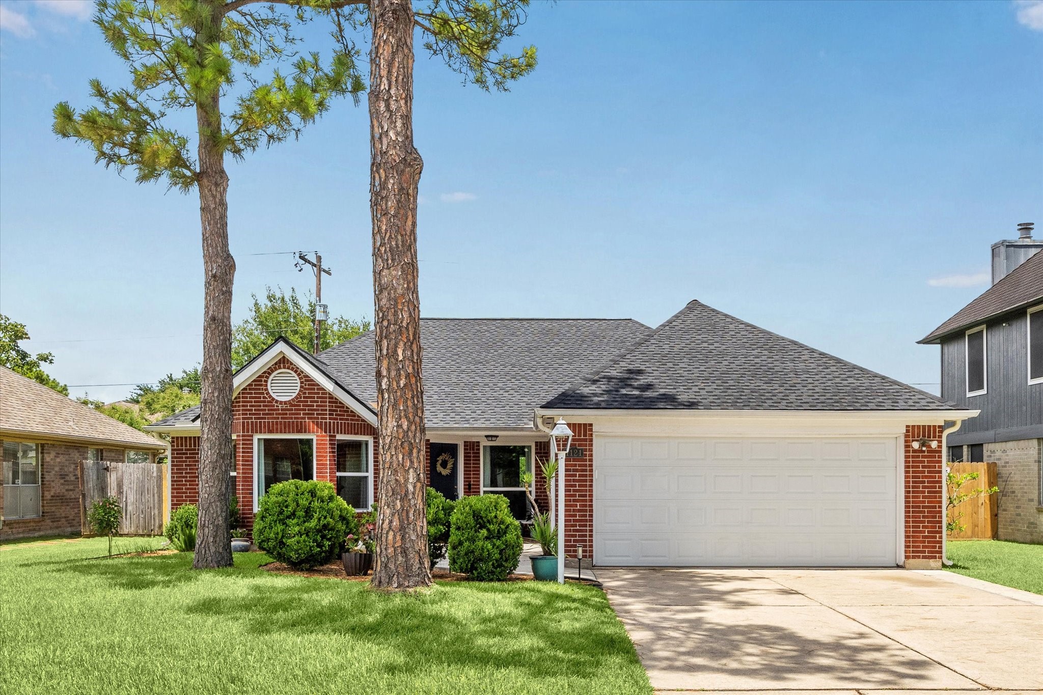 1121 Woodchase Drive Pearland TX 77581
